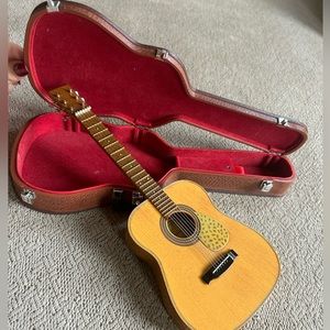 American Girl doll - Guitar set